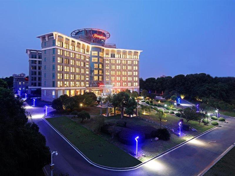 Hampton By Hilton Wuhan Tianhe Airport East Exterior foto